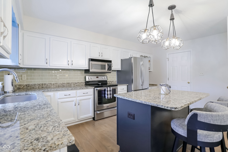 Listing Image 15