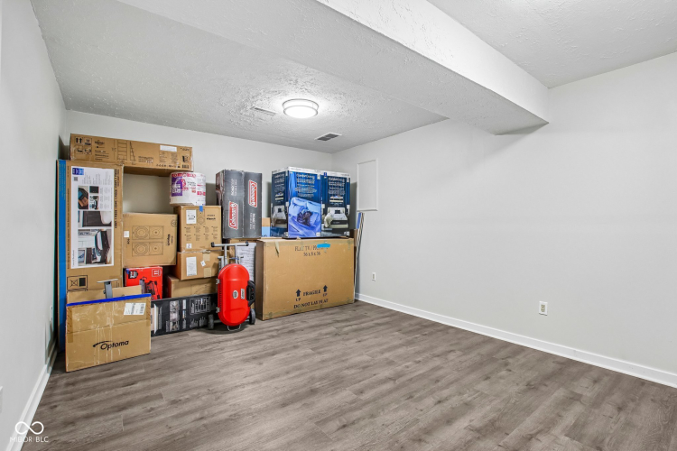 Listing Image 39