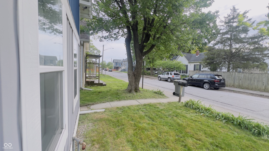 Listing Image 3