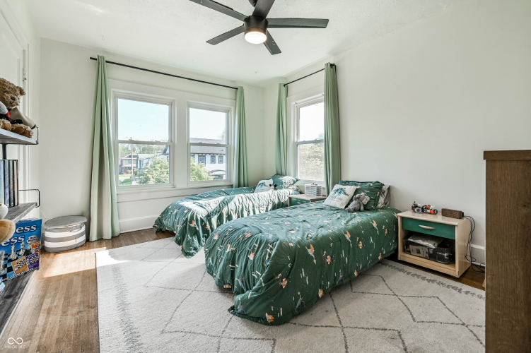 Listing Image 19