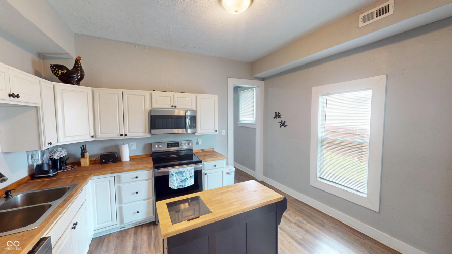 Listing Image 16