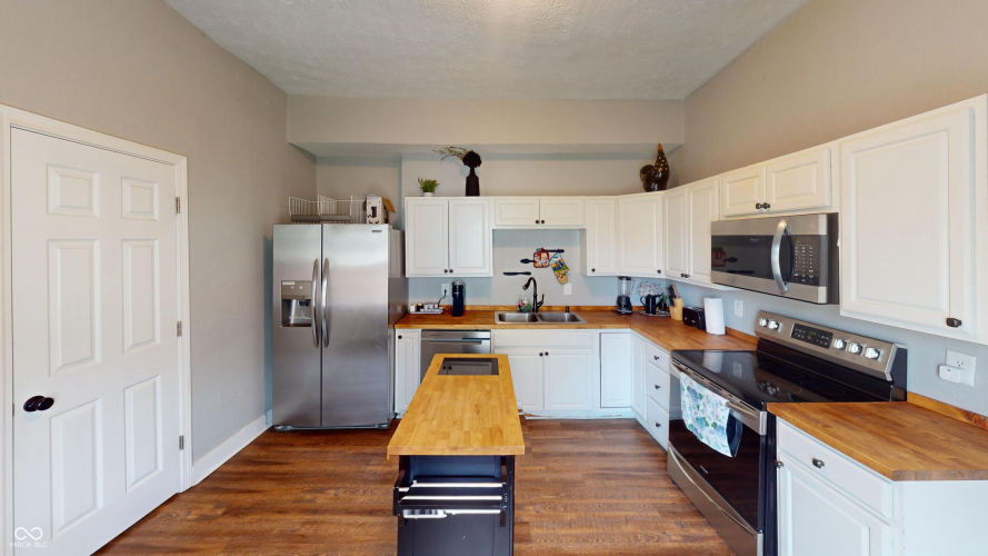 Listing Image 18