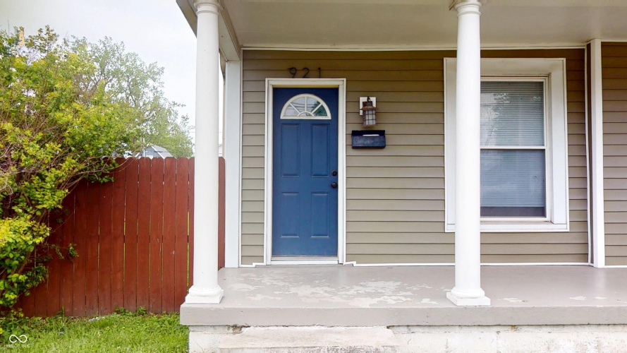 Listing Image 4
