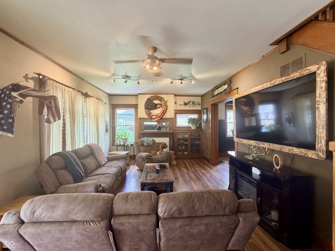 Listing Image 14