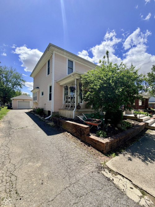 Listing Image 5