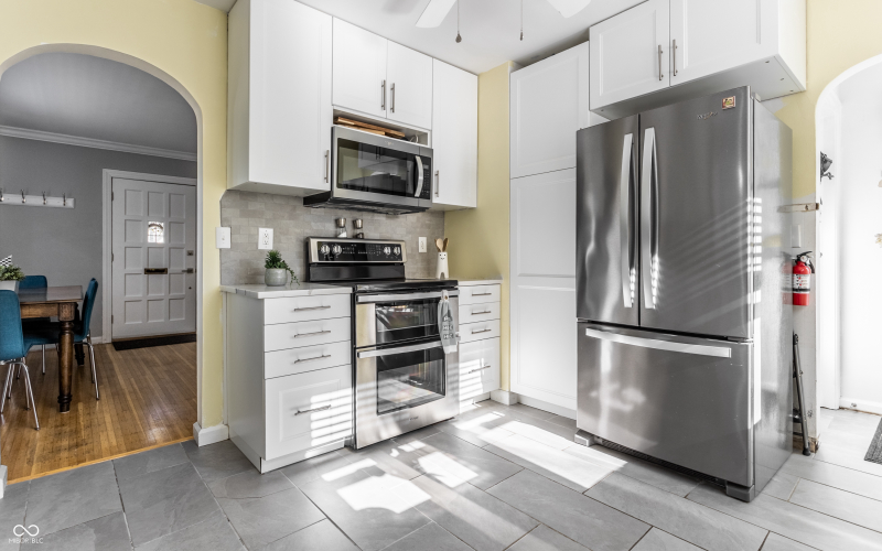 Listing Image 12