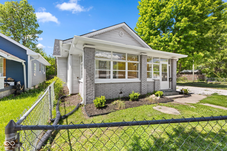 Listing Image 3