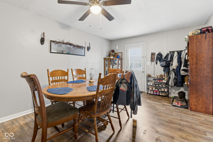 Listing Image 23