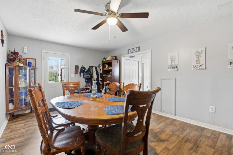 Listing Image 24
