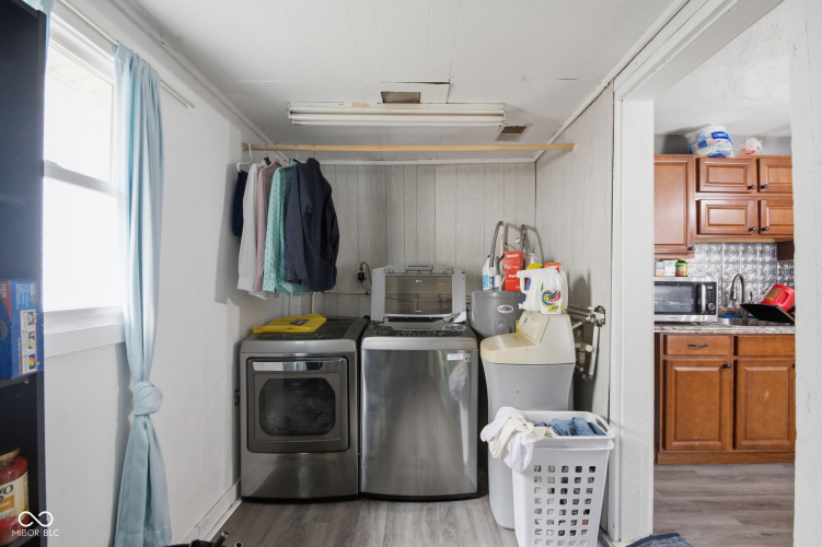 Listing Image 22