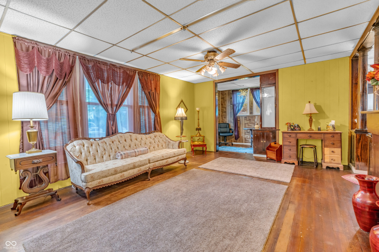 Listing Image 12