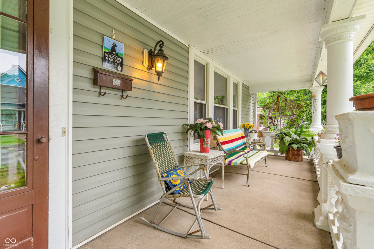 Listing Image 4