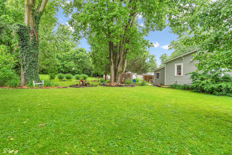 Listing Image 6