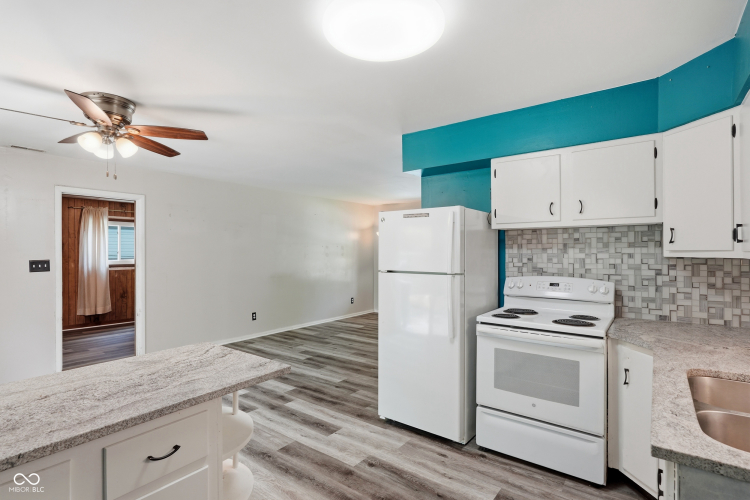 Listing Image 10