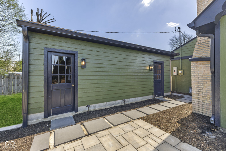 Listing Image 44