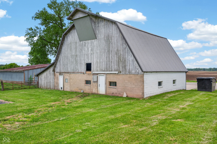 Listing Image 74
