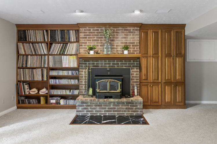 Listing Image 52
