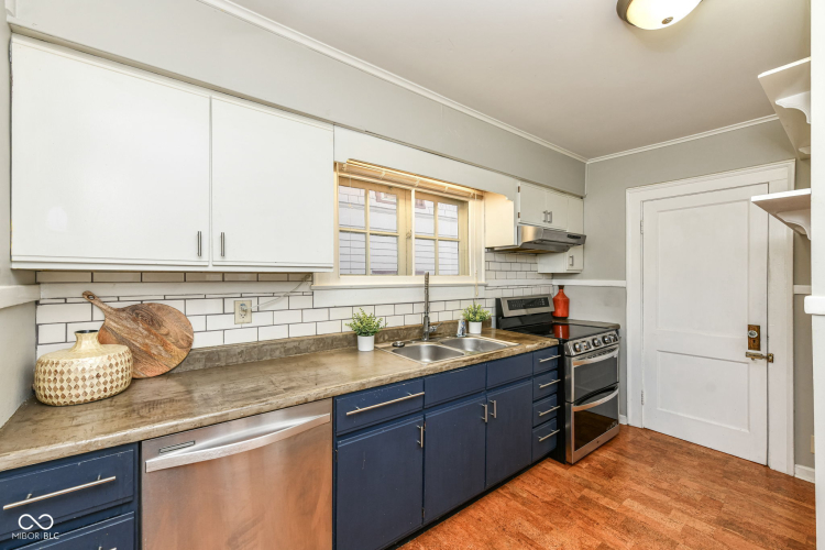 Listing Image 14