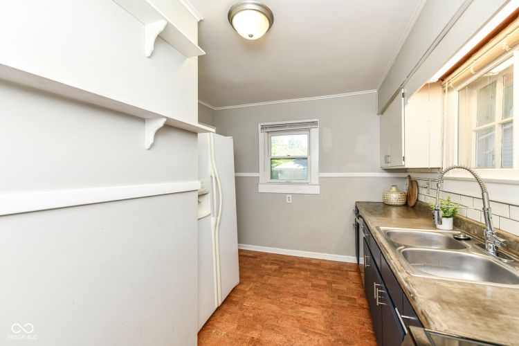 Listing Image 16