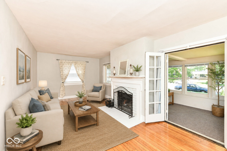 Listing Image 3