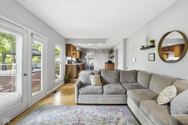 Listing Image 13
