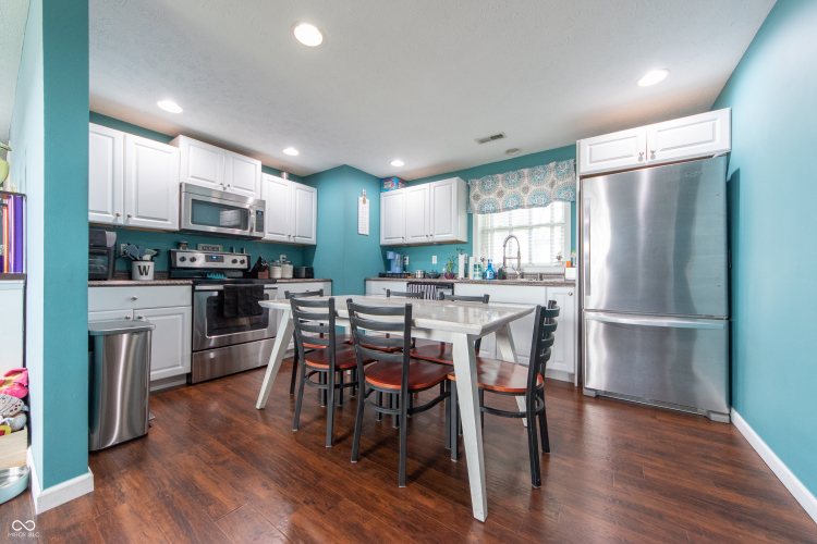 Listing Image 9