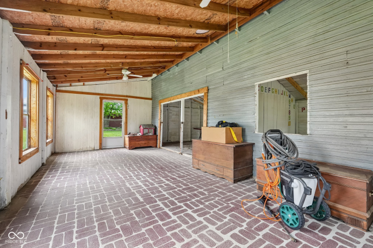 Listing Image 102