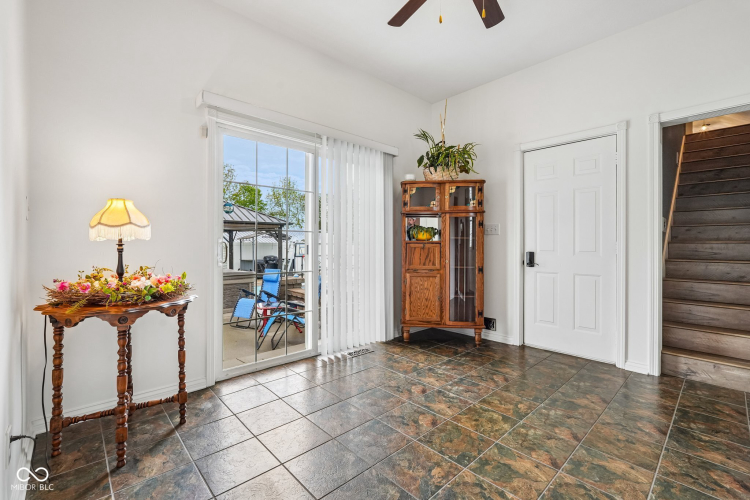 Listing Image 54