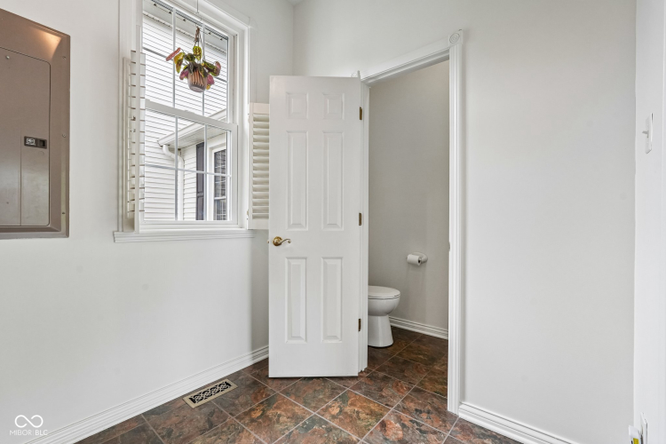 Listing Image 55