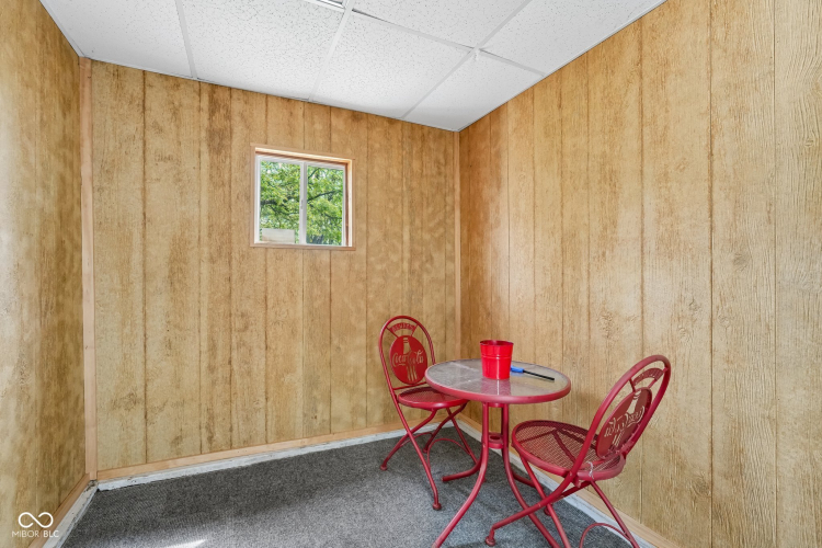Listing Image 80