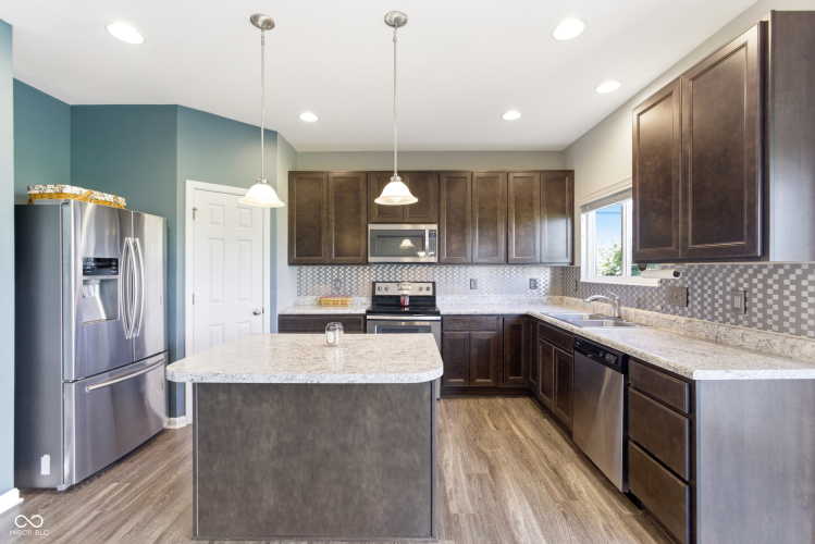 Listing Image 10