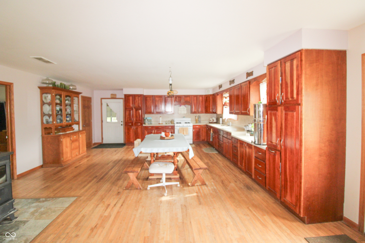 Listing Image 24