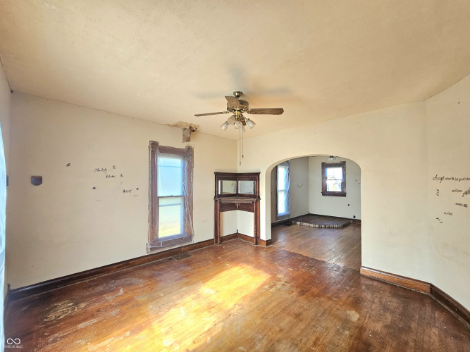 Listing Image 17