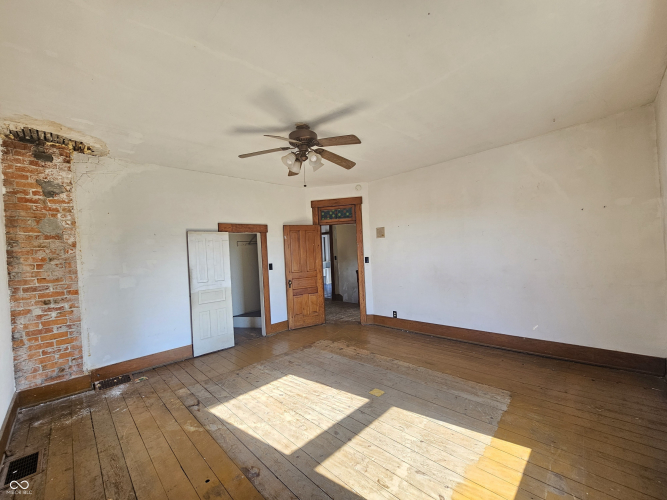 Listing Image 29