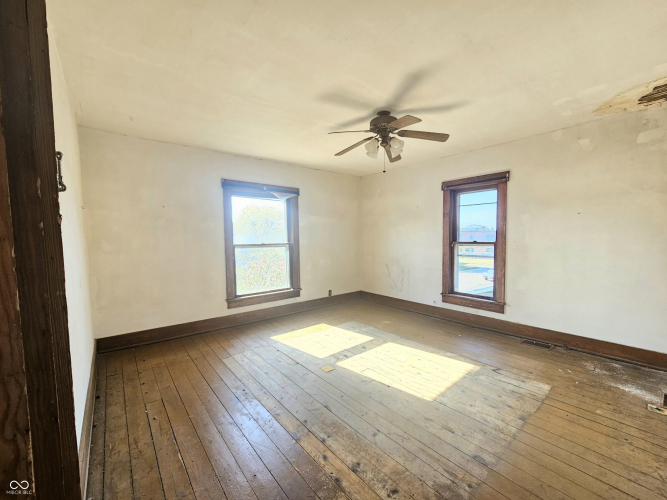Listing Image 32