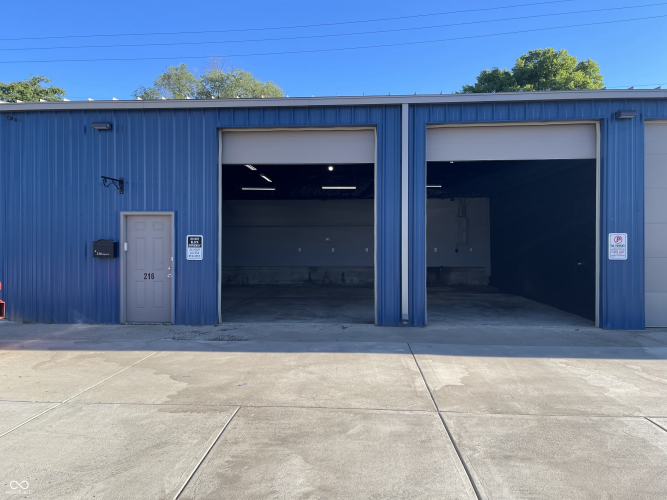 Listing Image 6