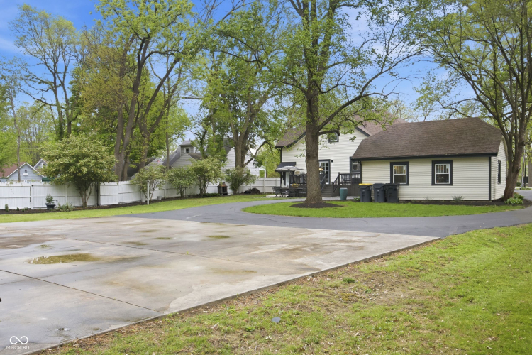 Listing Image 13