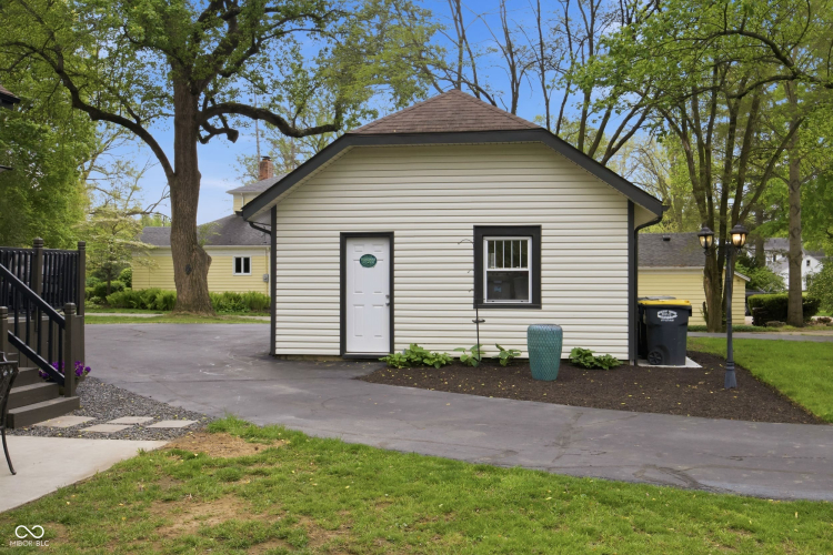 Listing Image 9