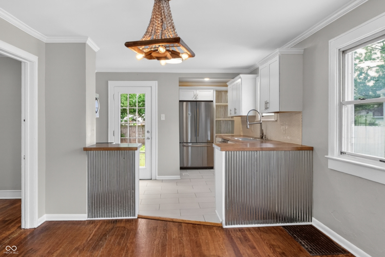 Listing Image 19
