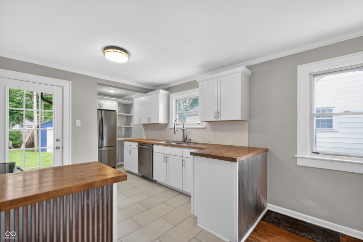 Listing Image 20