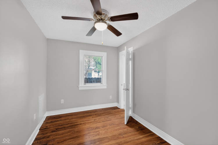 Listing Image 31