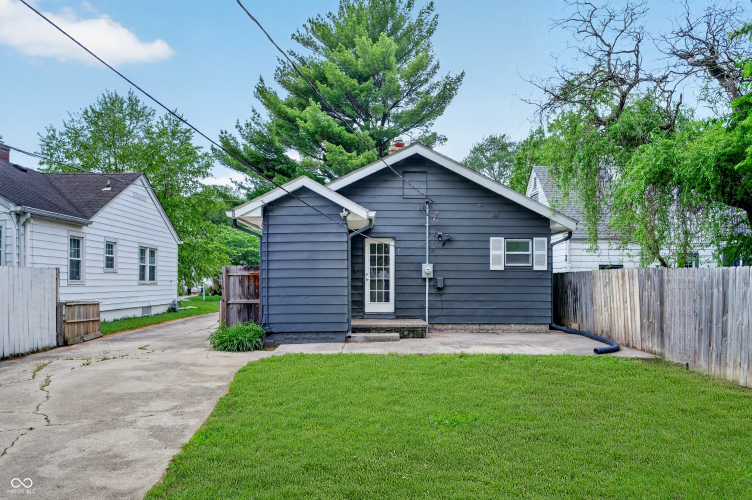 Listing Image 10