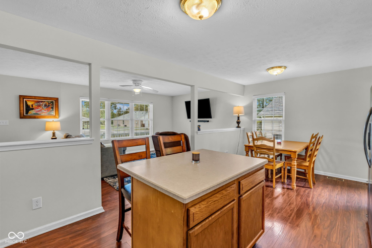 Listing Image 22