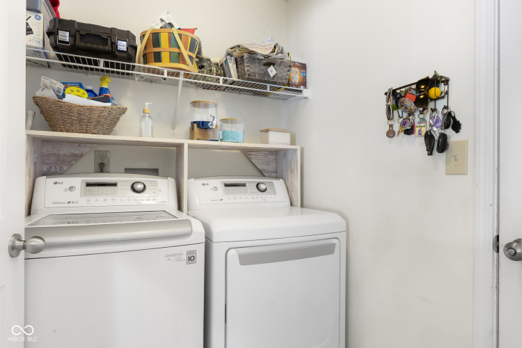 Listing Image 10