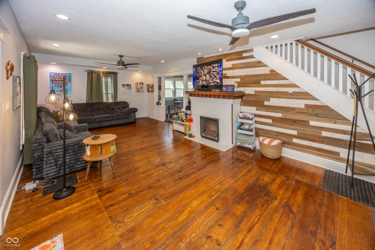 Listing Image 16