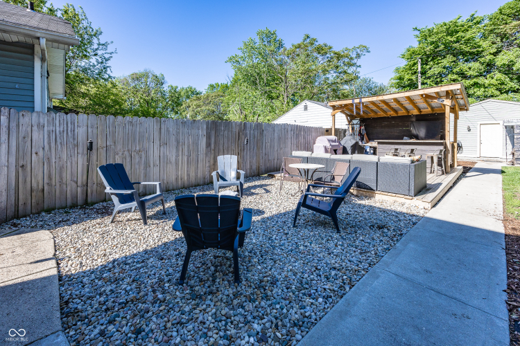 Listing Image 5