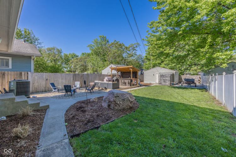 Listing Image 6