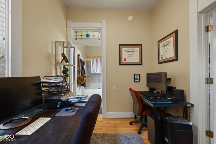Listing Image 14