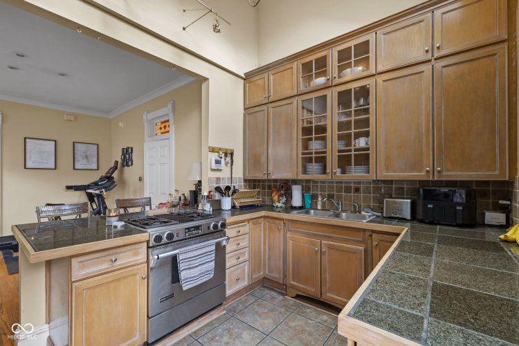 Listing Image 19