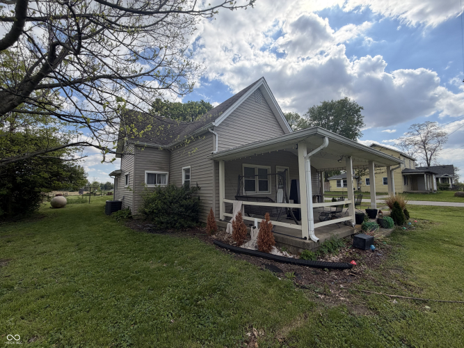 Listing Image 6